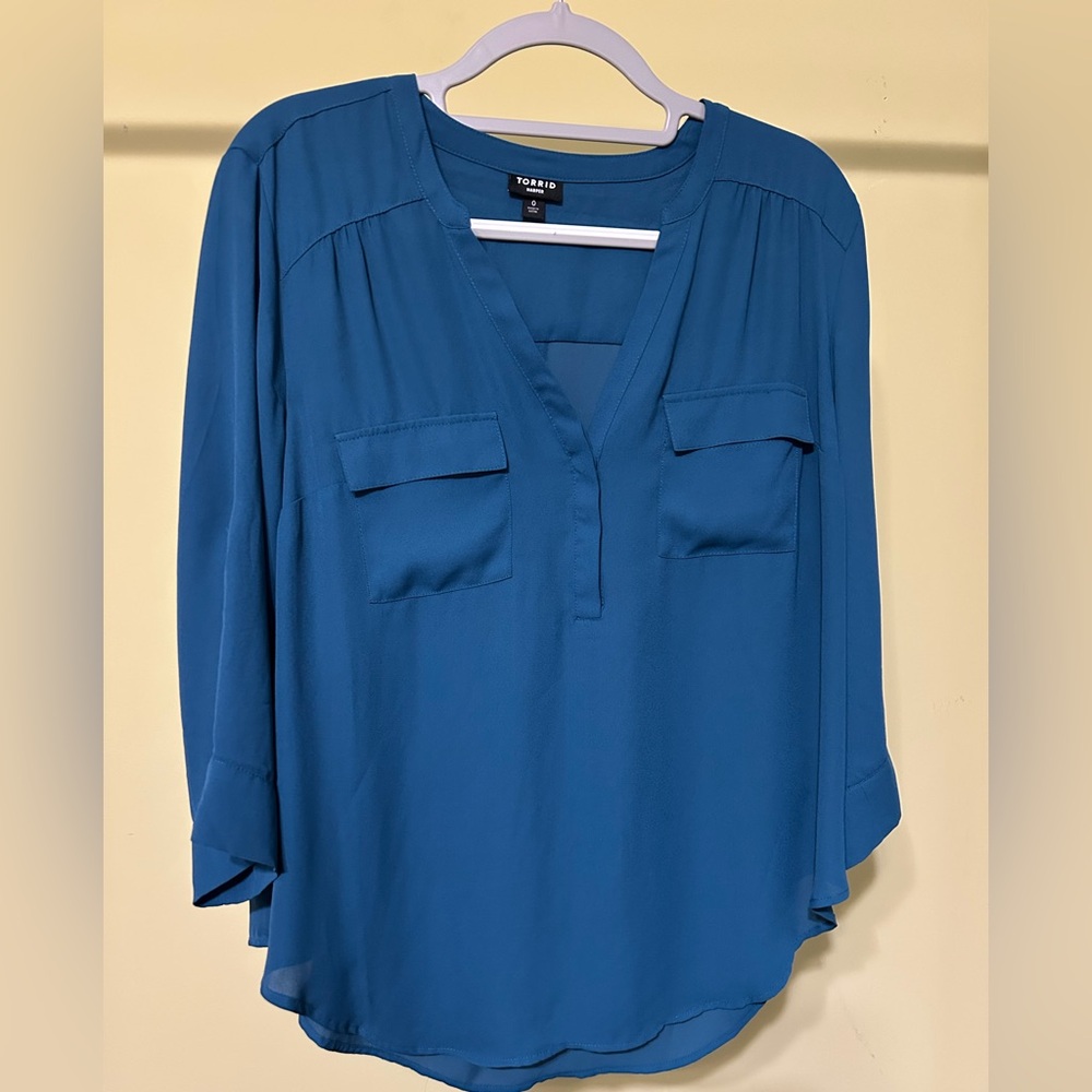 Torrid Teal V-Neck Harper Top with Pockets